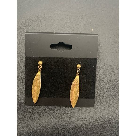 Vintage Gold Tone Crown Trifari Pierced Leaf Dangle Earrings Detailed Signed - Picture 1 of 5